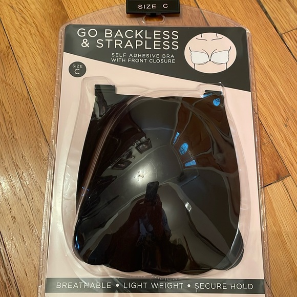 Backless & Strapless Front Closure Self Adhesive Bra. Size C. Black. NEW… - Picture 1 of 8